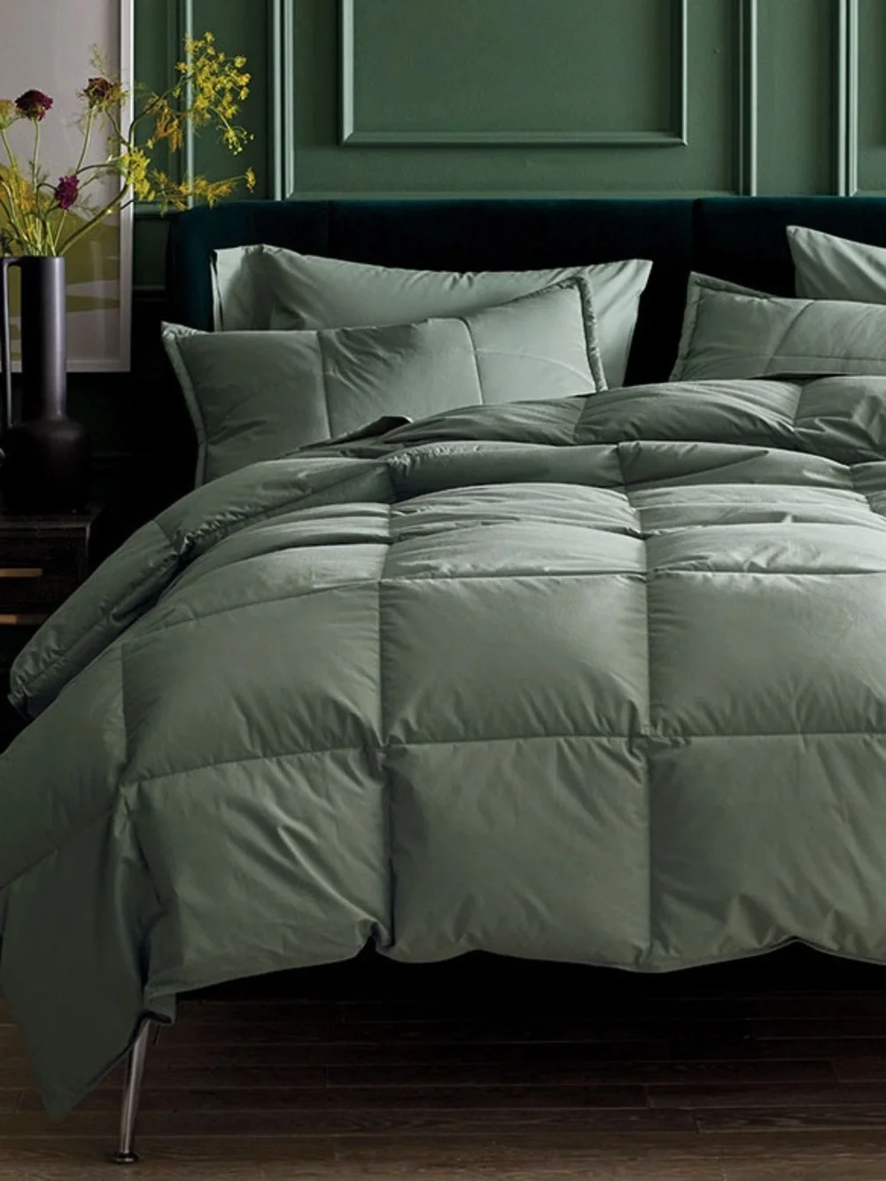 NWT Company Store LaCrosse RDS Down Comforter Queen Sage